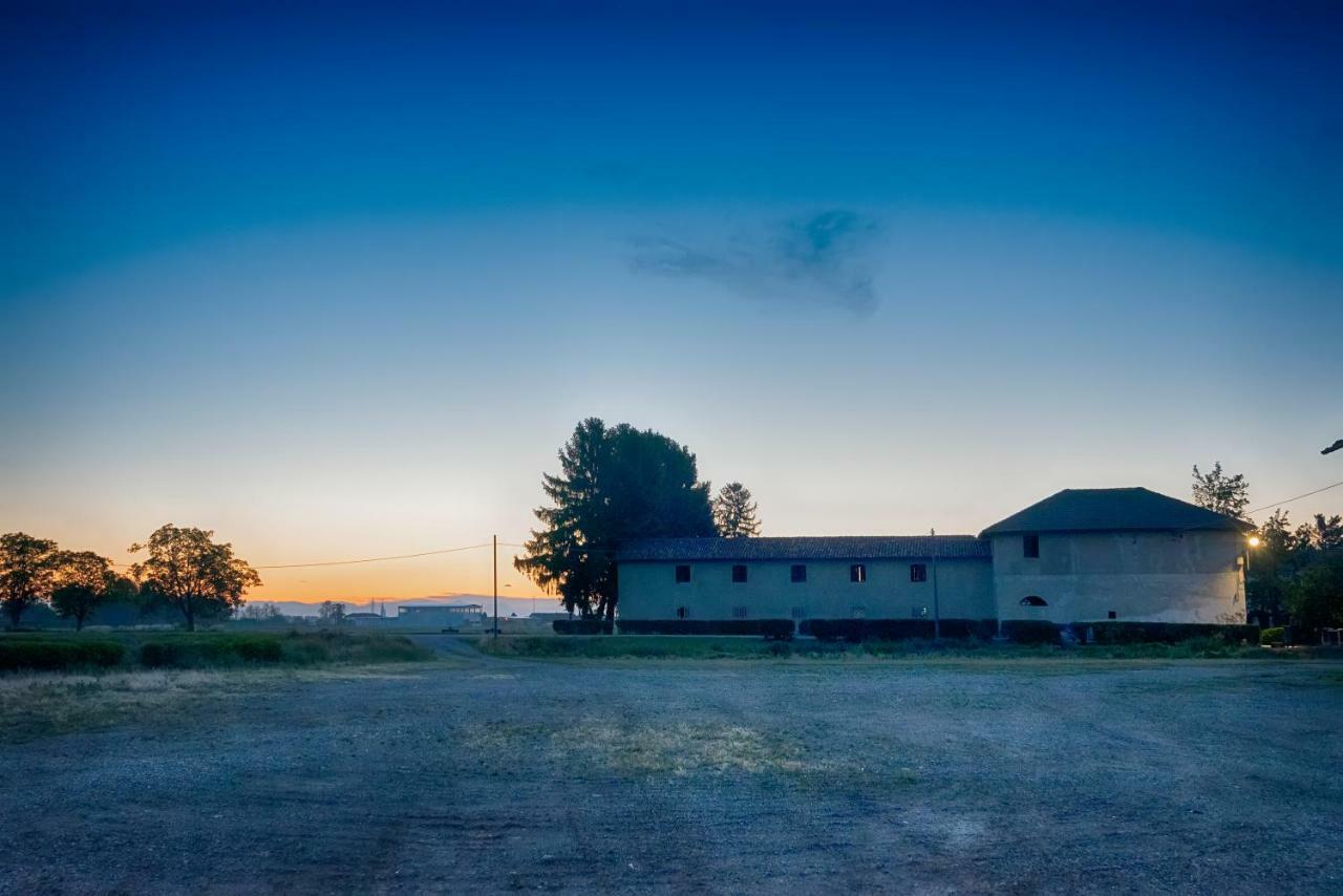 Agriturismo Cascina Graziosa Villa Cameriano Exterior photo