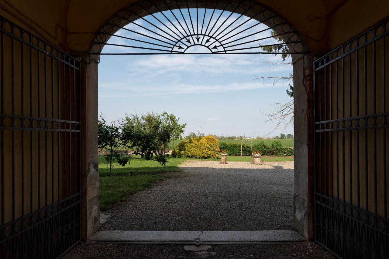 Agriturismo Cascina Graziosa Villa Cameriano Exterior photo